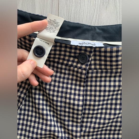 Moschino shorts size 8 - Picture 3 of 6